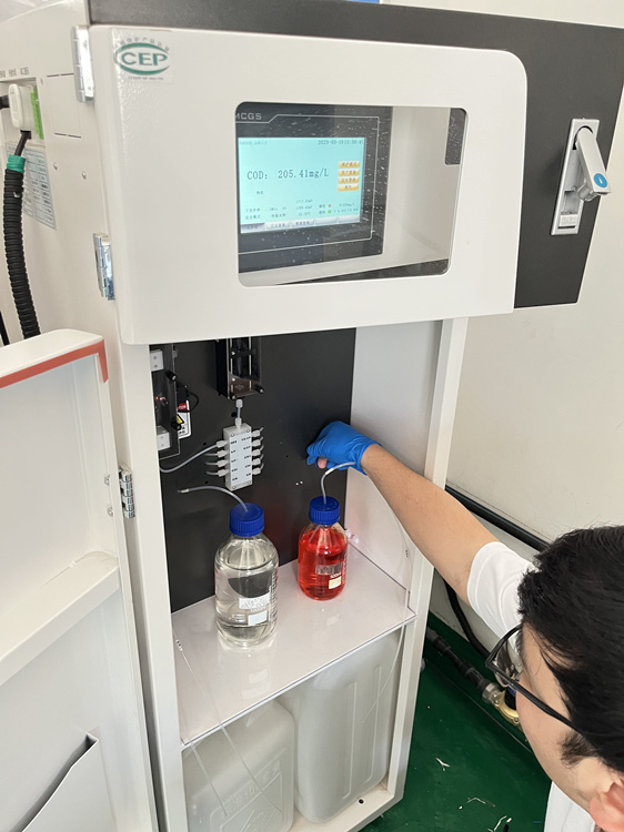 更換COD在線監測儀試劑